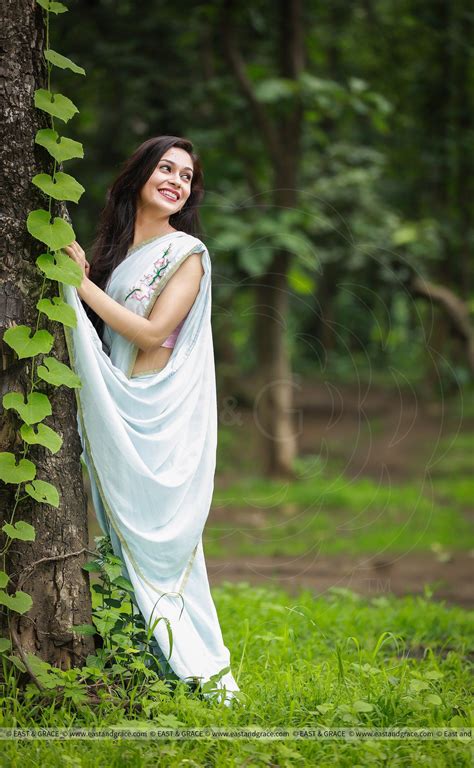 90 Outdoor Saree Photoshoot Ideas