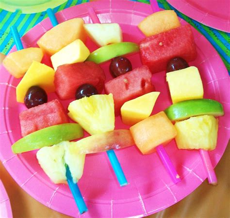 Use Straws As Skewers For Little Kids No Sharp Edges And The Fruit