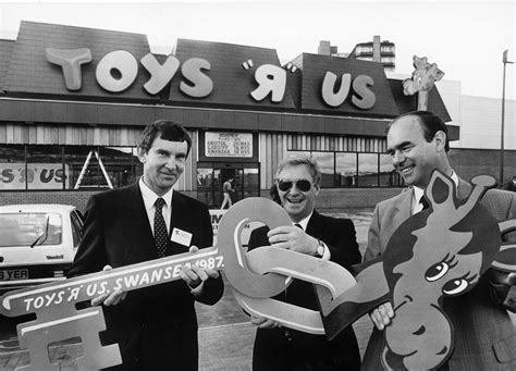 Brilliant 80s And 90s Photos Inside Former Toys R Us Stores In Wales