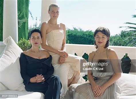 Wealthy Family Portrait Photos and Premium High Res Pictures - Getty Images