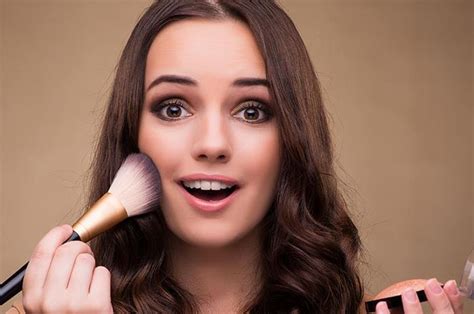 Makeup Terlihat Lebih Mulus Dan Tahan Lama Terapkan 4 Trik Makeup Ini