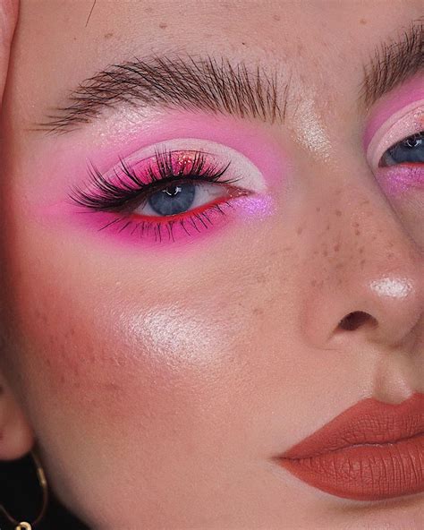 Hot Pink Eyes Makeup Maquillage Yeux Rose Art Maquillage Des Yeux