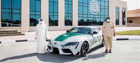 Qu Coches De S Per Lujo Utiliza La Polic A De Dubai