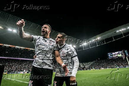 Folhapress Fotos O Meia Renato Augusto Comemora Gol Pelo Corinthians