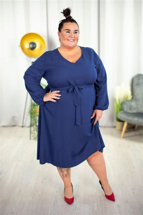 Sukienka Z Paseczkiem ROYAL Granatowa Plus Size 42 54 Butiknaplus Pl