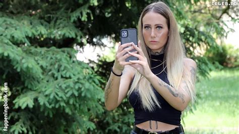 Alertacomrades Nude OnlyFans Leaks Fappening FappeningBook