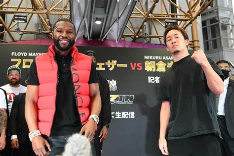 写真：【rizin】メイウェザーが朝倉未来と渋谷のど真ん中でにらみ合い「皇治劇場」には大はしゃぎ 東スポweb