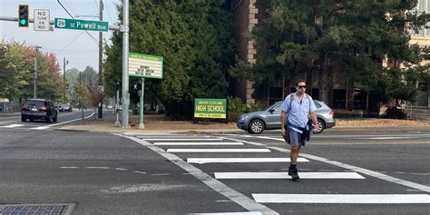 "No turn on red" traffic safety signage | Portland.gov