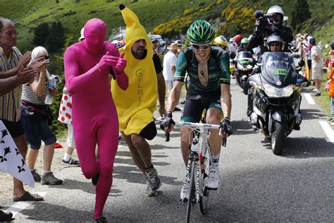 12 Craziest Fans At The Tour De France For The Win