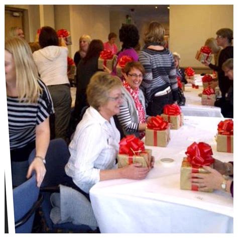 Gift Wrapping Training Academy Paper Flowers Create Stunning Gifts