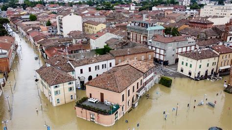 Alluvione Emilia Romagna Laura Pausini E L Invito A Donare Un