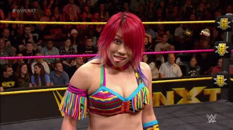 Videos Asuka Makes Beef Tongue Curry Wwe Backstage Highlights