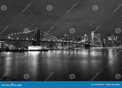 Pont De Brooklyn La Nuit, Noir Et Blanc Photo stock - Image du blanc ...