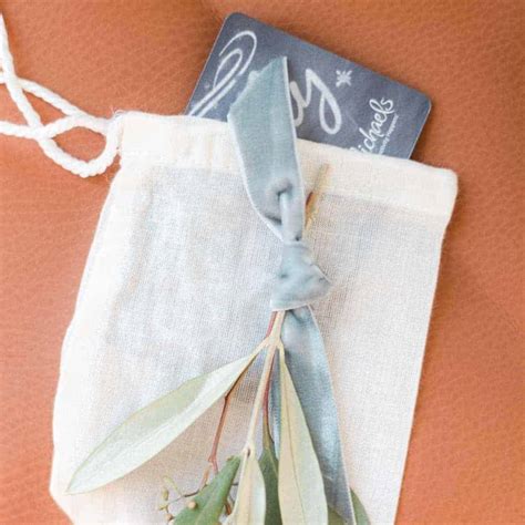 16 Easy and Creative Gift Card Wrapping Ideas | Julie Blanner