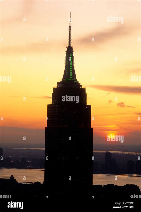 Silhouette De La Tour De L Empire State Building De New York Au Coucher