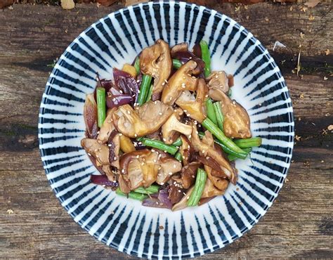 Stir Fried Shiitake Mushrooms And Green Beans Easy Chinese Recipes