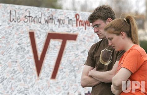 Photo Virginia Tech Shooting Claims 33 Lives Vtp20070418216