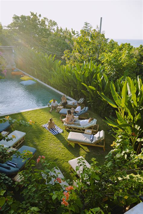 Banana Lounge | Pool Lounge, Restaurant & Breakfast Café in Bingin, Uluwatu