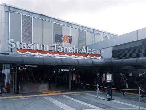 Stasiun Tanah Abang Info Jadwal Kereta Dan Hotel Terdekat