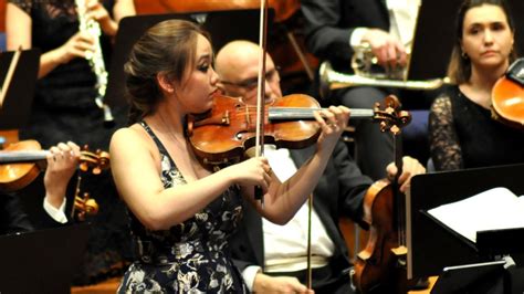 Brillantes Spiel An Der Stradivari Stella Chen Gastiert Im Stadttheater