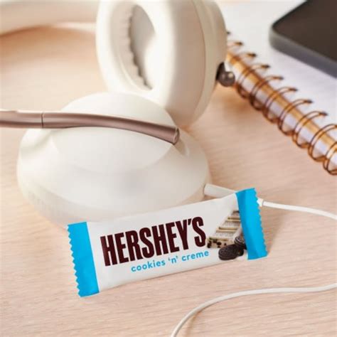 Hersheys Cookies N Creme Snack Size Candy Bars 5 Ct 045 Oz Kroger