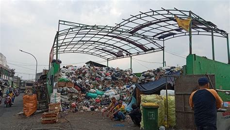 Duh Sampah Di Sejumlah Pasar Kota Bandung Menumpuk