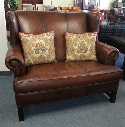 Item 14239 28 Brown Leather Loveseat W 2 Throw Pillows 800