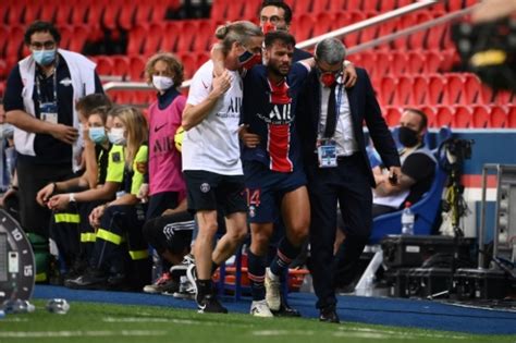 Psg Rupture Dun Ligament Croisé Du Genou Pour Bernat Mbappé Proche