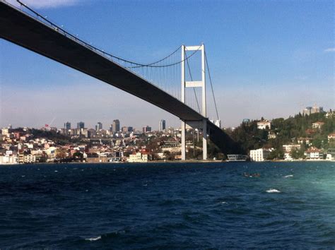 Il Ponte Fatih Sultan Mehmet Ad Istanbul Visto In Navigazione Dal