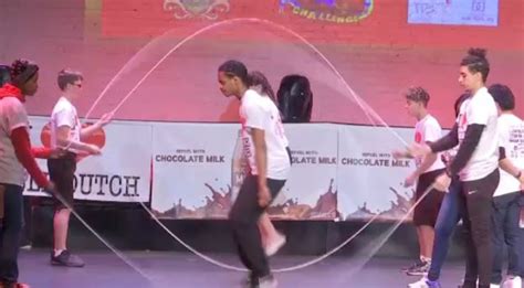 Double Dutch teams pull out all the stops at The Apollo