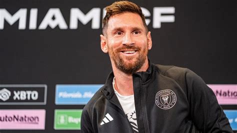 Lionel Messi é eleito o melhor jogador do mundo pela oitava vez