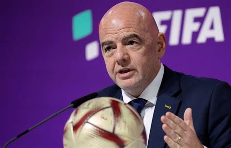 Fifa Réélu président Gianni Infantino compare son histoire à la