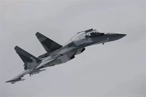 Jet Tempur Sukhoi Rusia Ternyata Terbang Dengan Banyak Teknologi As