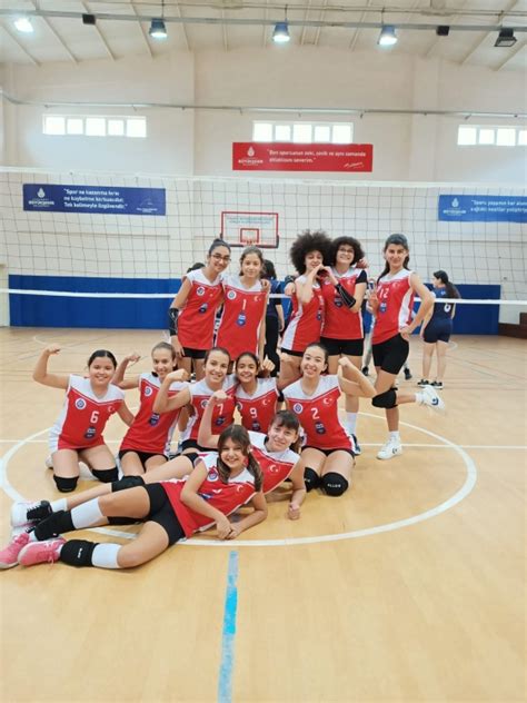 Kiz Voleybol Okul Takimimiz Ata Eh R B L Kolej