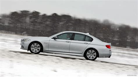 Bmw M550d Xdrive On Snow Side Caricos