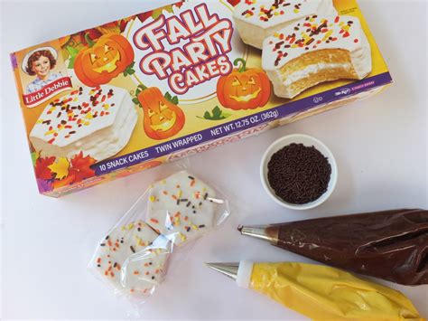 Sunflower Fall Party Cakes - Little Debbie No Bake Snack Cake - Treats