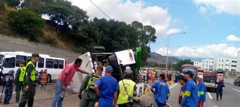 Fuerte Accidente Vehicular Se Registr En La Autopista Valle Coche