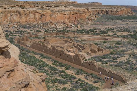 함께 가는 길: Anasazi Ruins, Chaco Canyon. New Mexico