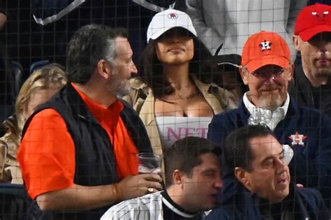 Sen Ted Cruz Fires Back At Yankees Fans With Scoreboard ALCS Taunt