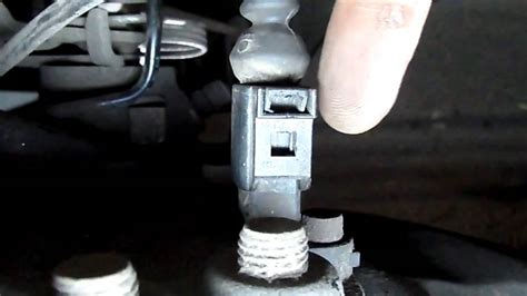 Vw Caddy Repair Tips How To Remove The Wheel Sensor Connector Youtube