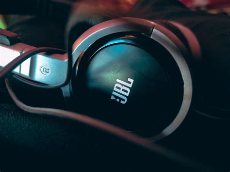 Are JBL Headphones Good? (Reviews) – audiolgy.com