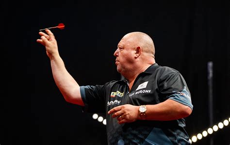 Darts tips: Check out this 2/1 bets for Thursday's Ally Pally action