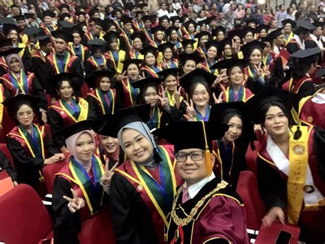 USD Yogyakarta Adakan Wisuda Cek Lulusan Terbaiknya Krjogja