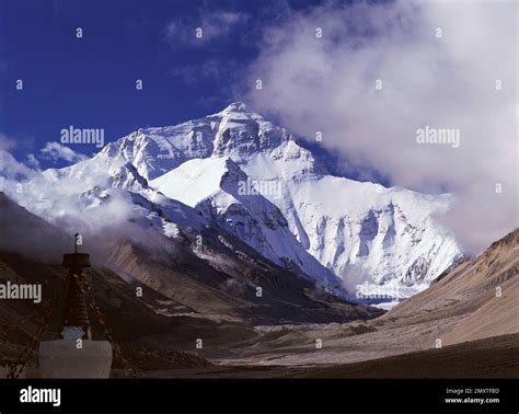 Mount Everest in Tibet Stock Photo - Alamy