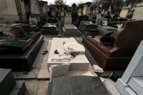 Paris tomb of US artist Man Ray desecrated - Breitbart