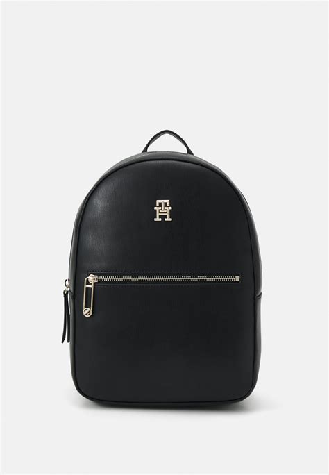 Tommy Hilfiger Iconic Tommy Backpack Tagesrucksack Black Schwarz