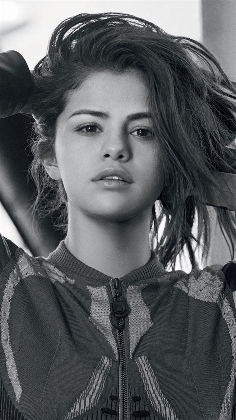 2160x3840 Selena Gomez Vogue Brasil Sony Xperia Xxzz5 Premium Hd 4k