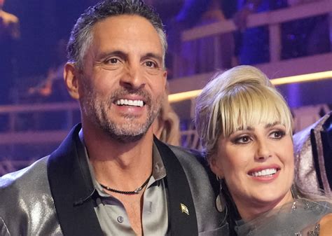 Mauricio Umansky Holds Hands With Dwts Partner Emma Slater Amid Kyle