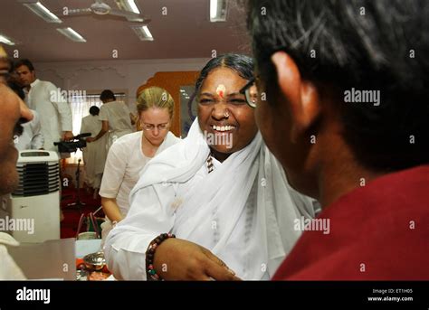 amma mata amritanandamayi mother laughing indian hindu spiritual