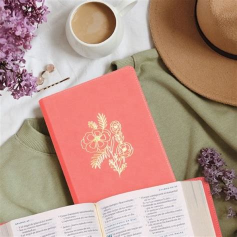 Biblia Devocional Mujer Verdadera Reina Valera 1960 LETRA GRANDE Tapa